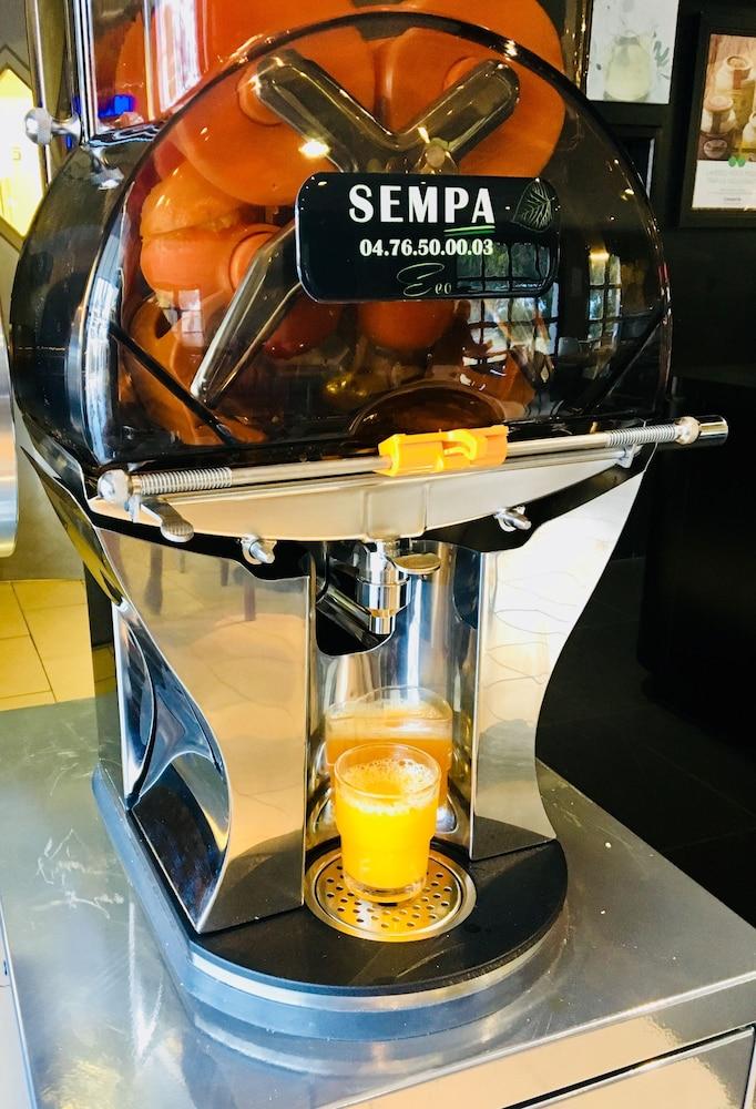 西普罗旺斯地区艾克斯康铂酒店 外观 照片